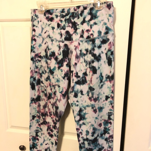 Old Navy Pants - Workout capris